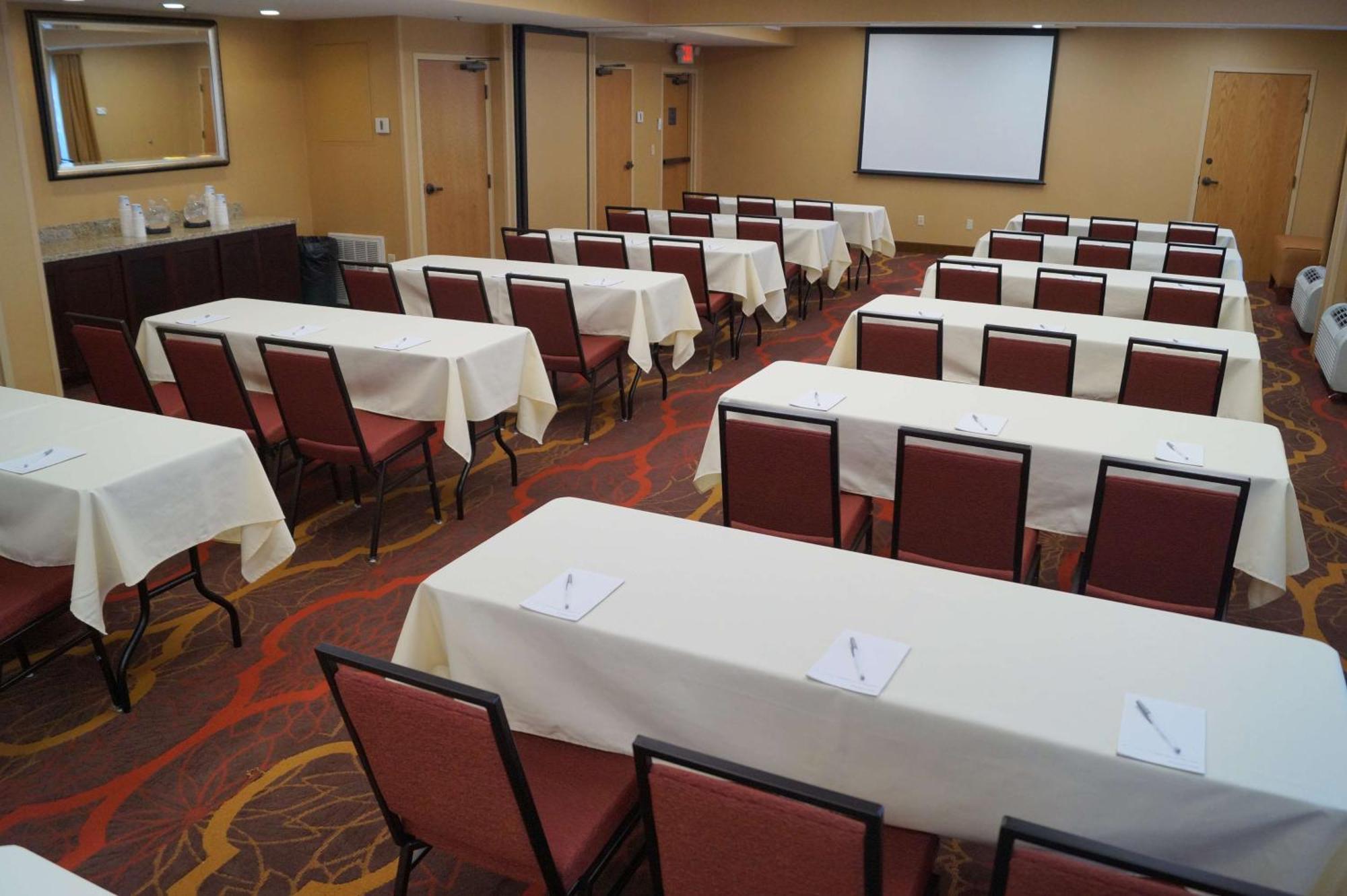 Hampton Inn Altoona Zewnętrze zdjęcie